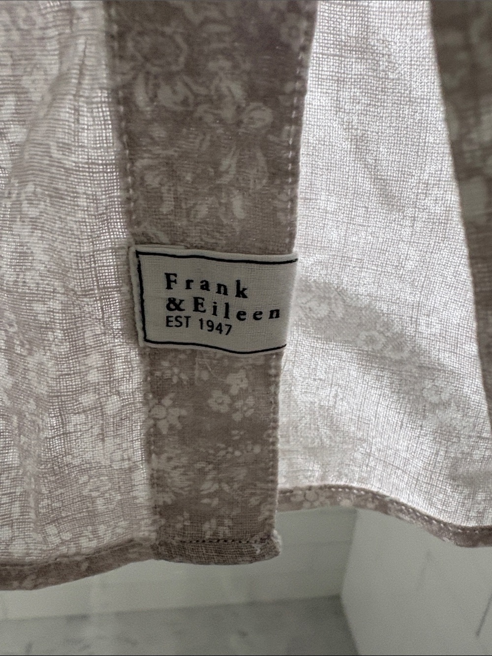 Frank & Eileen Light Gray Floral-Print 100% linen button down Shirt - Picture 3 of 7
